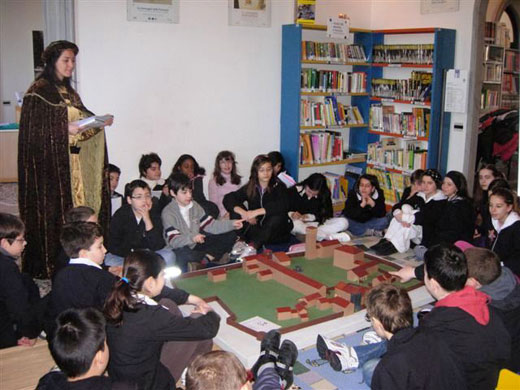 classi 5 in biblioteca